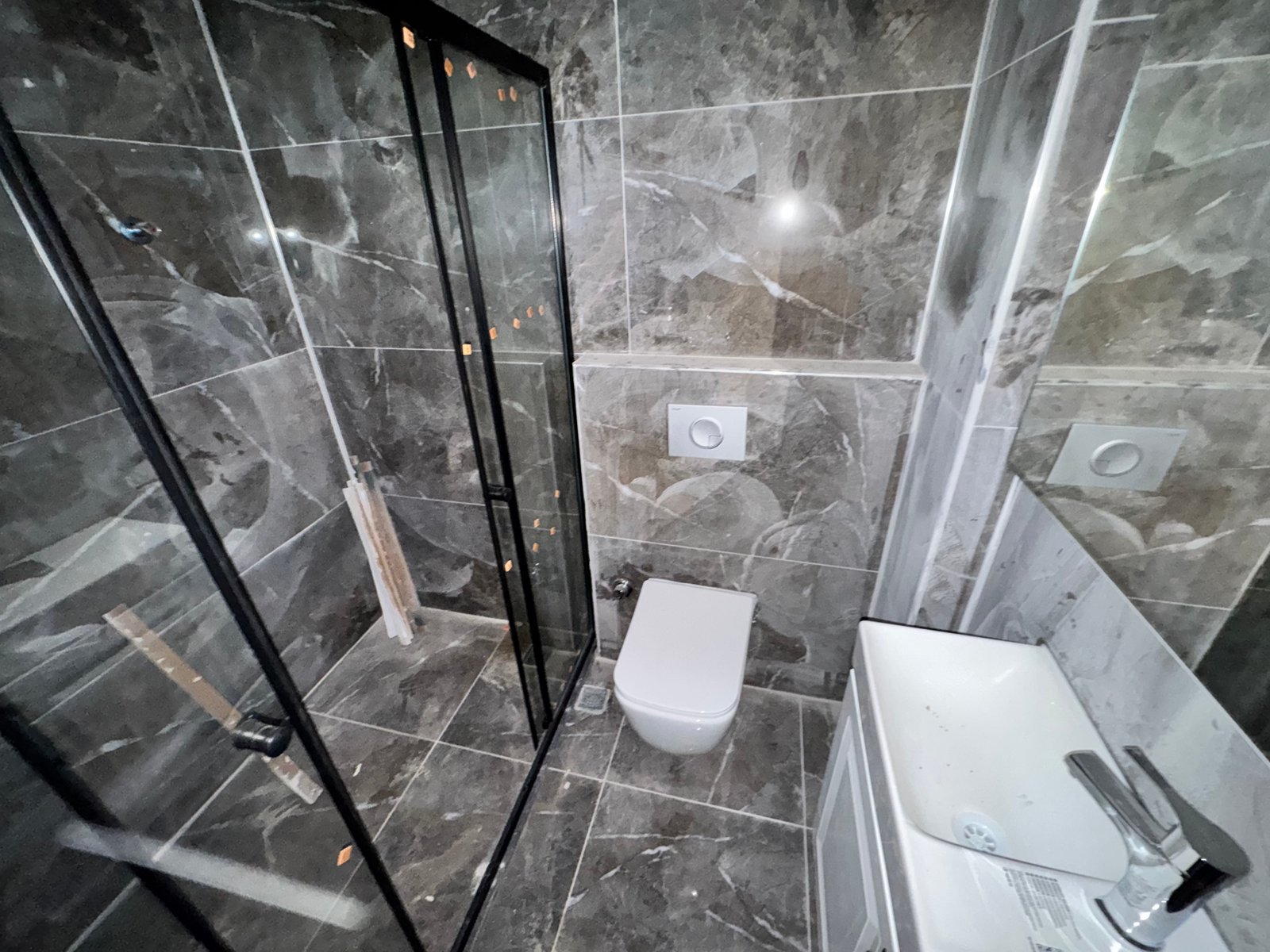 TURYAP TROPIK'TEN ARPAÇBAHŞIŞTE SATILIK HAVUZLU LÜX 1+1 DAİRE