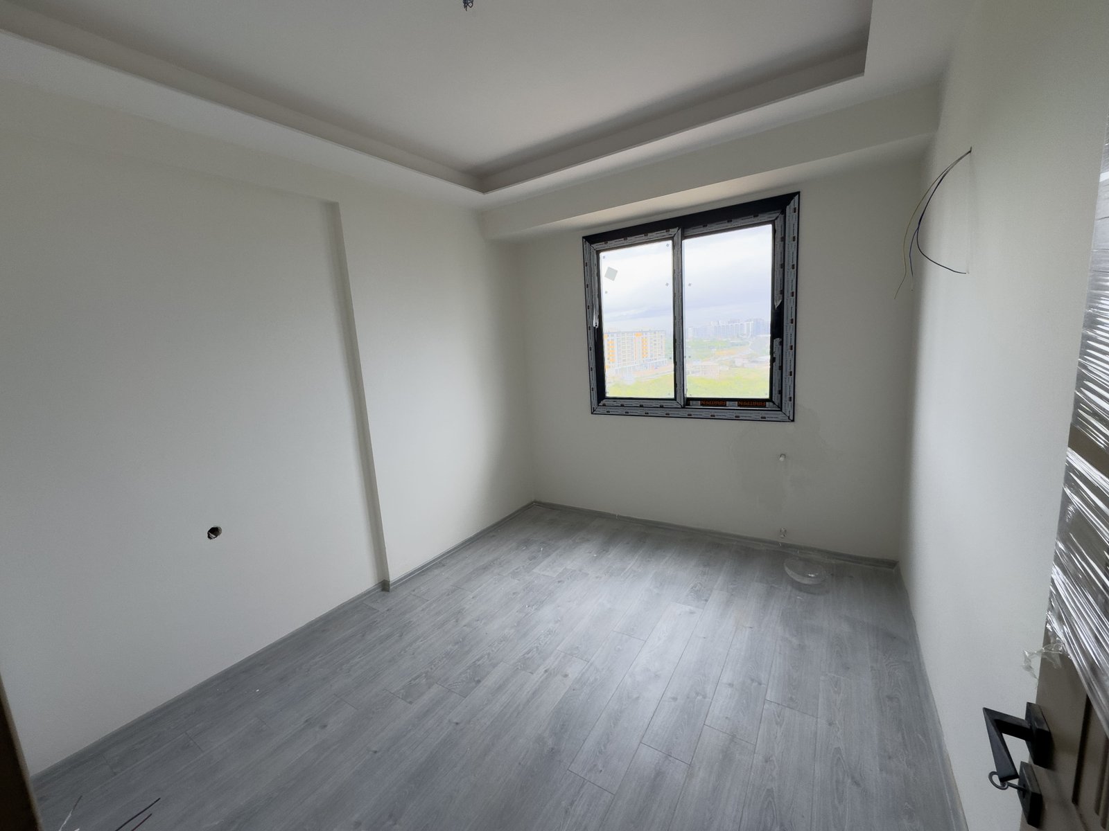 TURYAP TROPIK'TEN TÖMÜK'TE SATILIK HAVUZLU LÜX 1+1 DAİRE