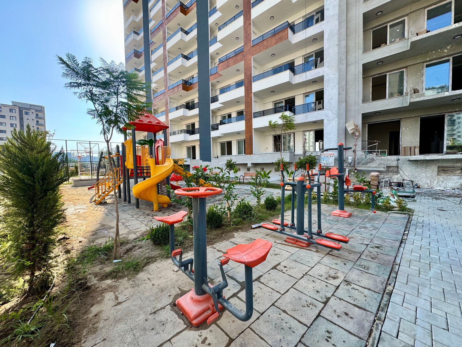 REMAX TROPIK'TEN TÖMÜK'TE LÜKS GENIŞ 2+1 DAIRE