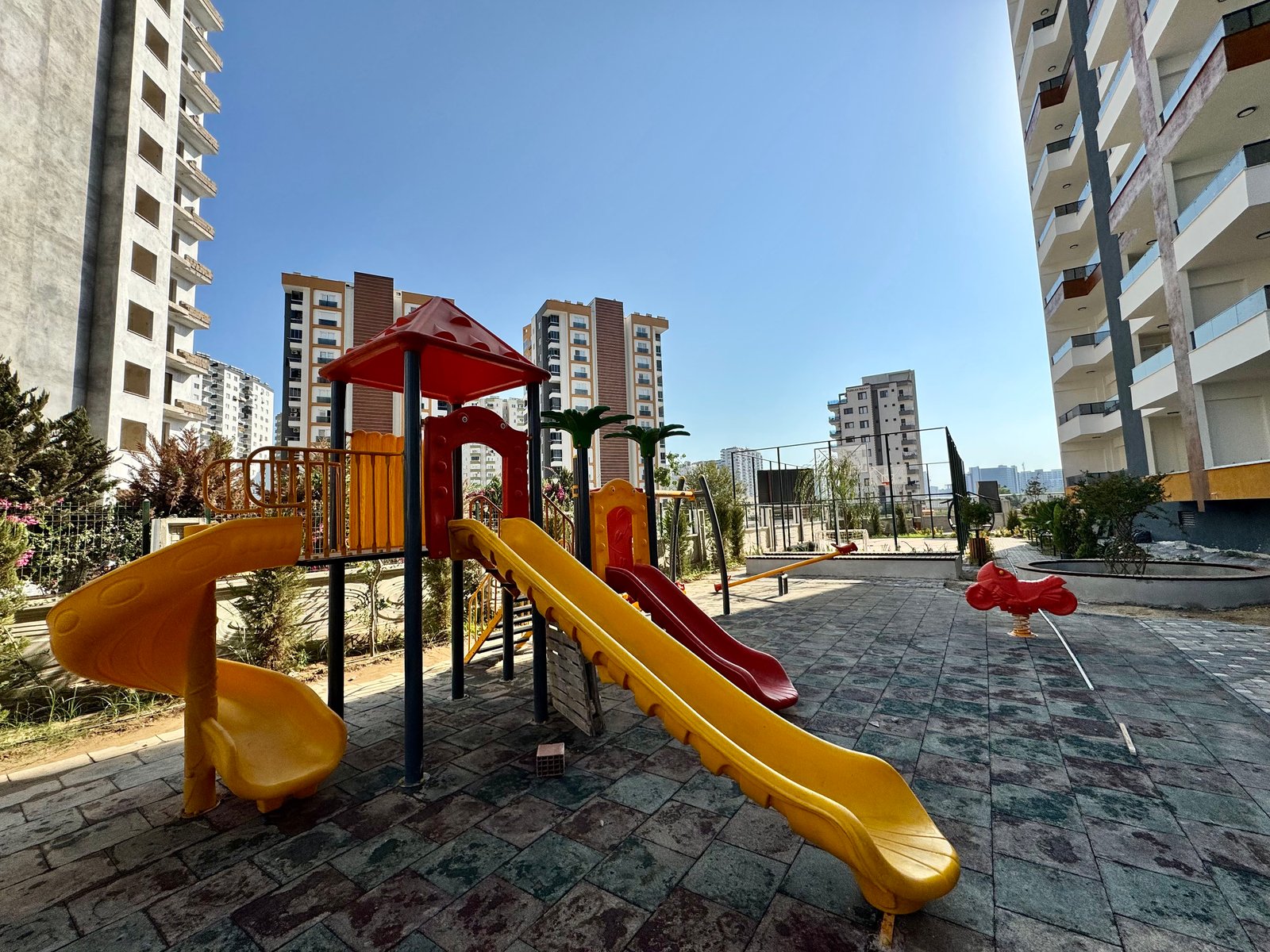 REMAX TROPIK'TEN TÖMÜK'TE LÜKS GENIŞ 2+1 DAIRE