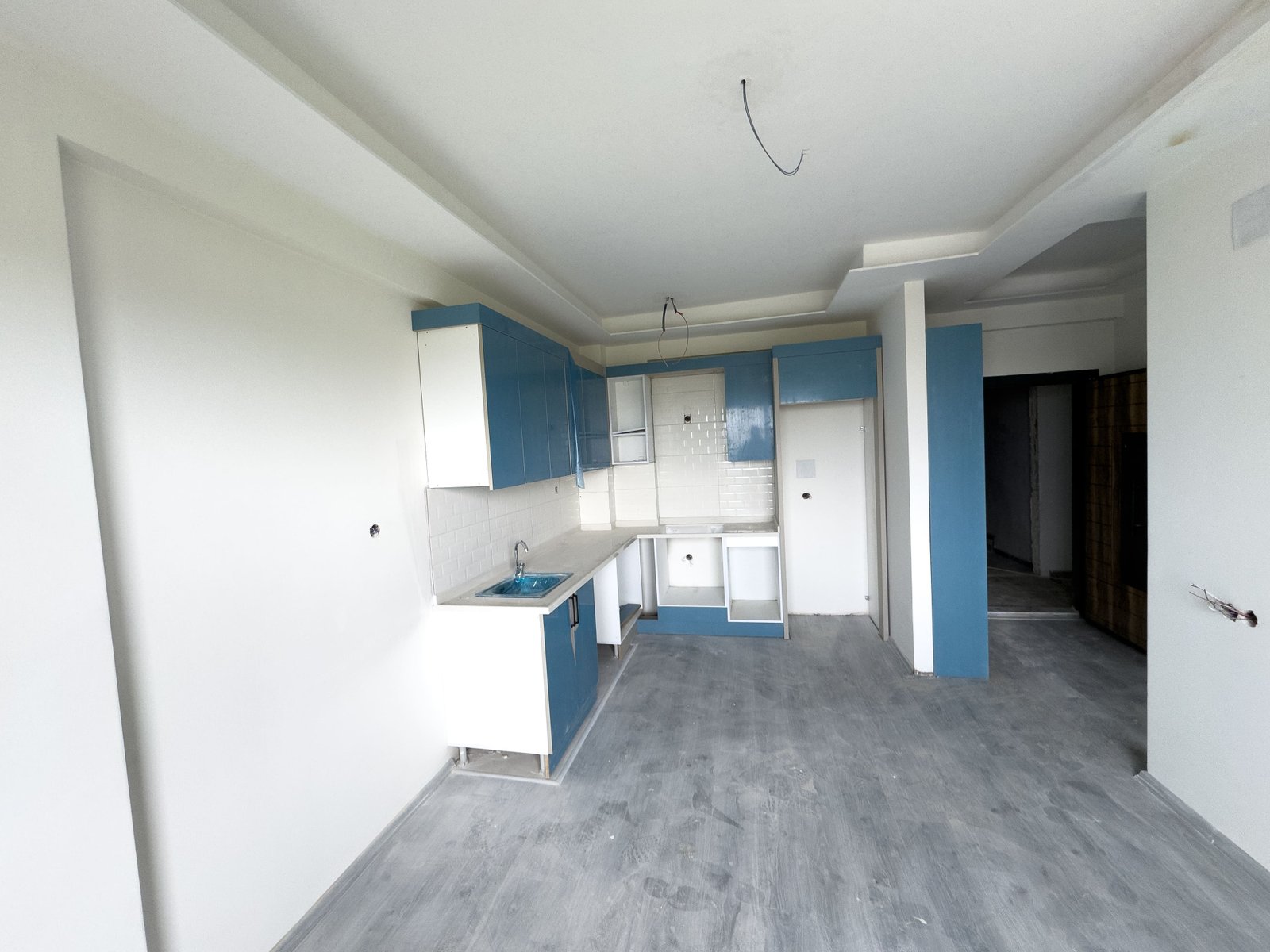 TURYAP TROPIK'TEN TÖMÜK'TE SATILIK HAVUZLU LÜX 1+1 DAİRE