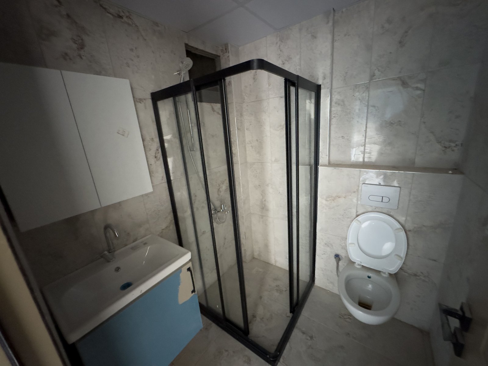 TURYAP TROPIK'TEN TÖMÜK'TE SATILIK HAVUZLU LÜX 1+1 DAİRE