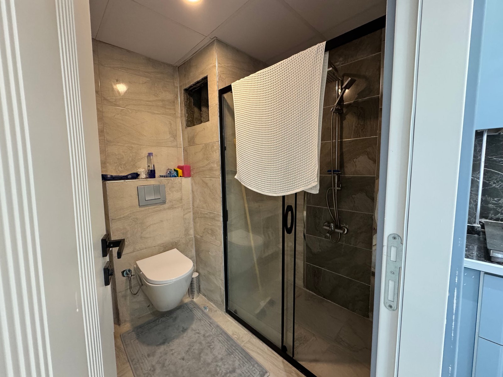 TURYAP TROPIK'TEN KIZ KALESINDE LÜX 1+1 HAVUZLU DAIRE