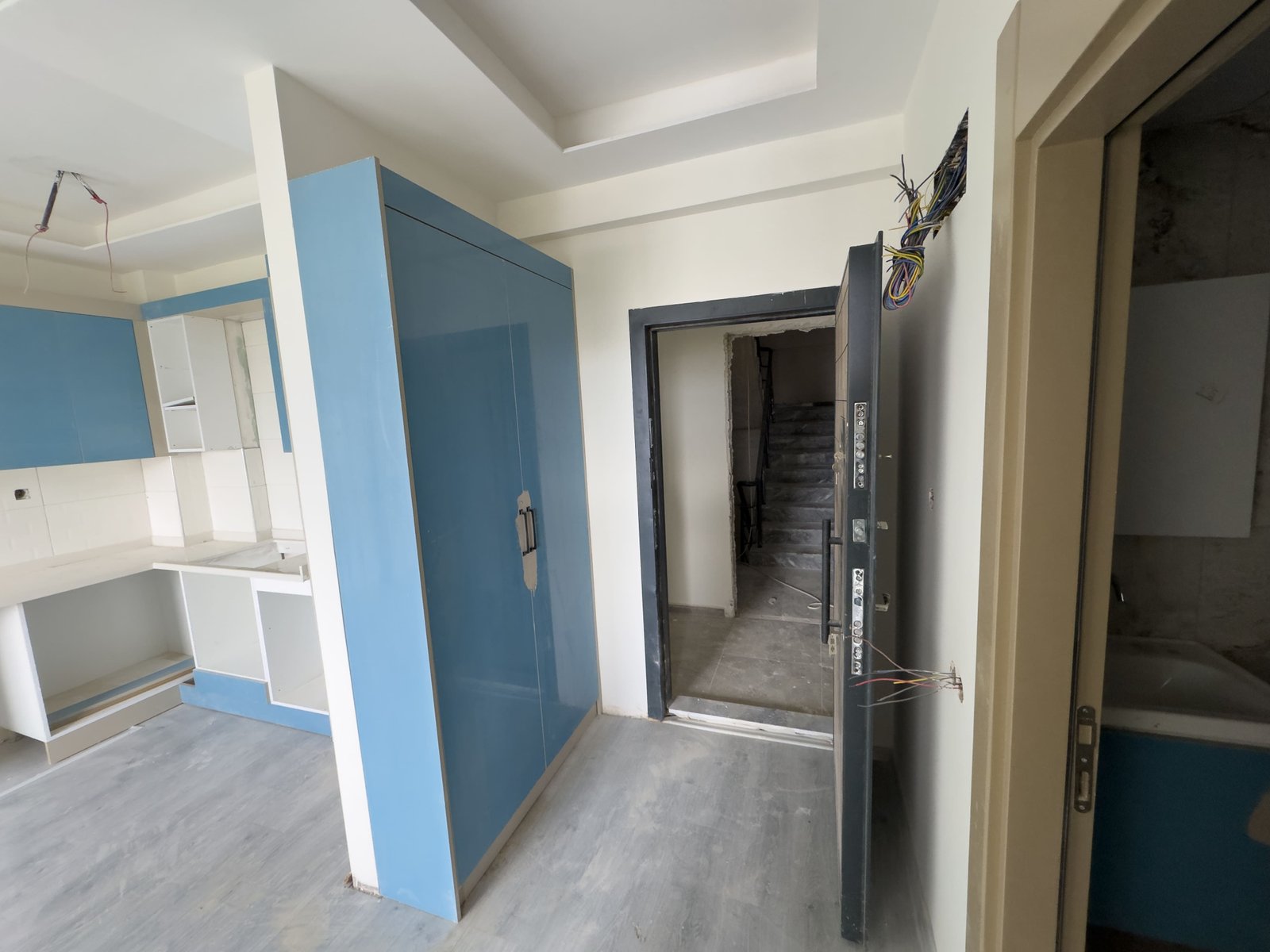 TURYAP TROPIK'TEN TÖMÜK'TE SATILIK HAVUZLU LÜX 1+1 DAİRE